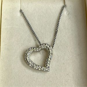 Women’s Swarovski heart pendant